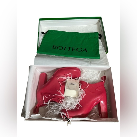Bottega Veneta women’s pink rubber lollipop booties size 38 - Picture 2 of 9